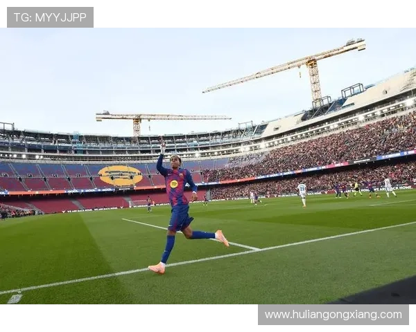 亚马尔在巴萨团队困境中的战术角色与成长挑战解析 亚马尔在巴萨团队困境中的战术角色与成长挑战解析