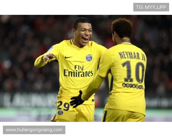 姆巴佩与内马尔战术地位及更衣室角色冲突解析 姆巴佩与内马尔战术地位及更衣室角色冲突解析