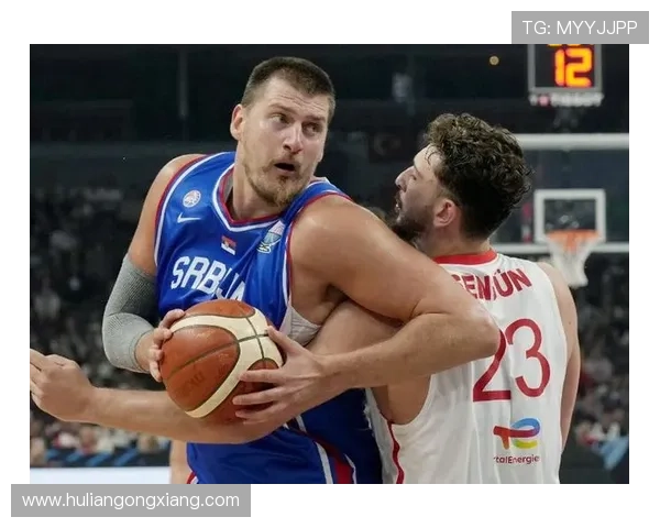 奥拉朱旺低位脚步主导对比约基奇进攻结构差异显著