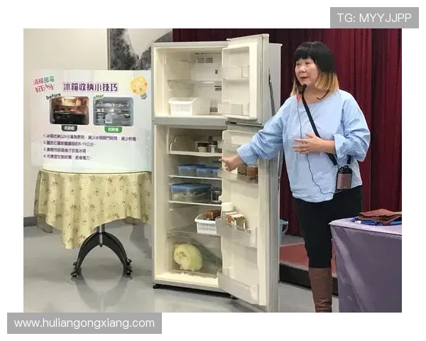 常园家的冰箱里居然塞满了蛋白粉，连饮料都得放门口？